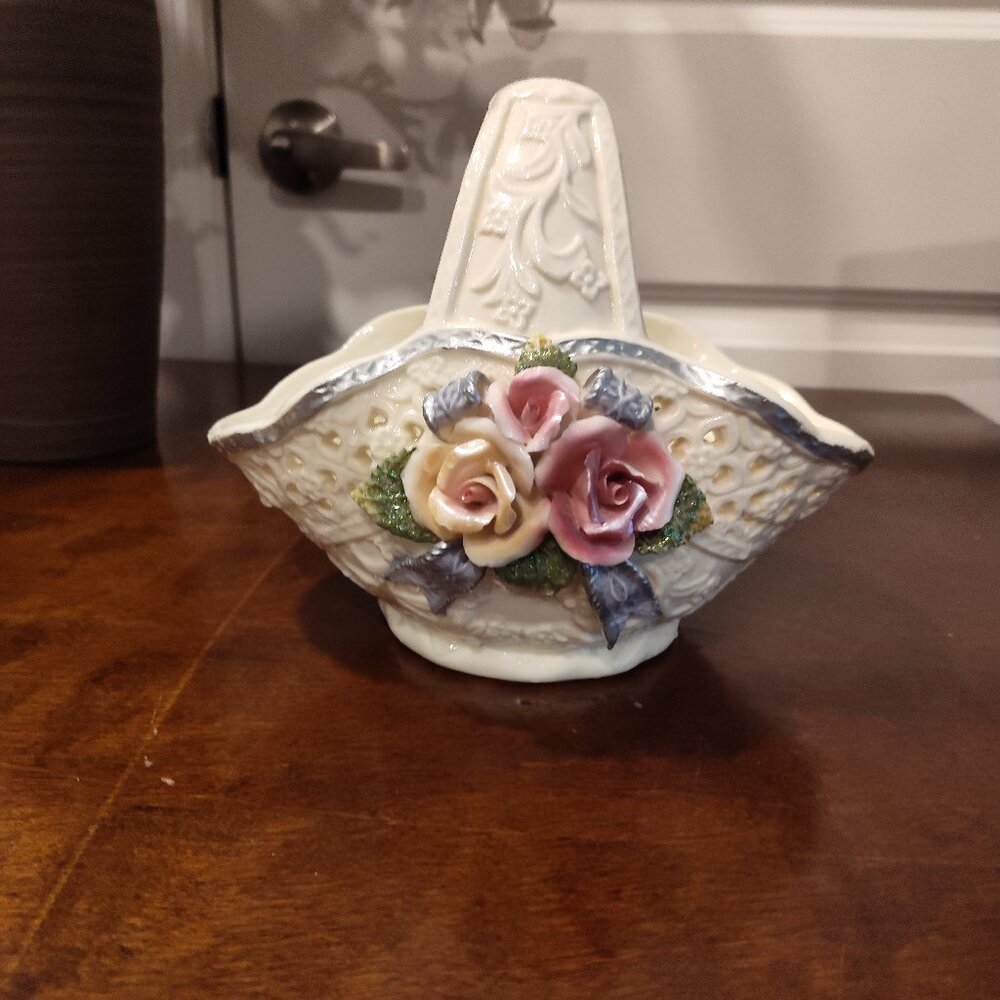 Vintage 1960's Victorian Porcelain 3D Roses Basket.